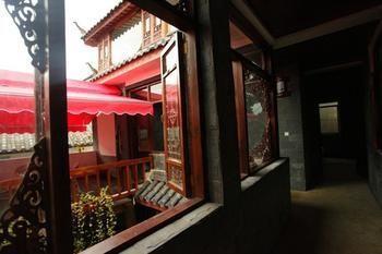Bo Ai Inn- Lijiang Лицзян Экстерьер фото